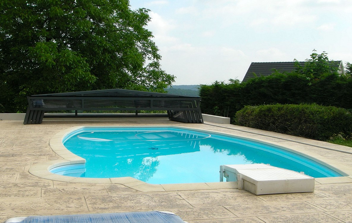 Abris de piscine téléscopiques et coulissants