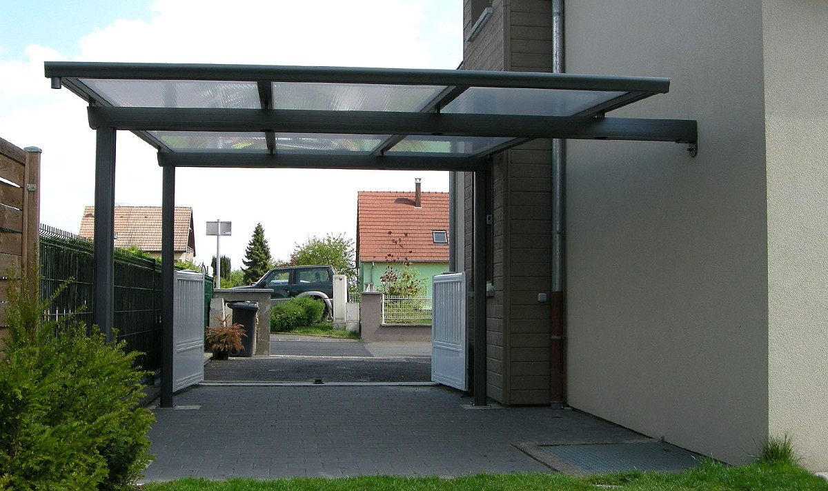 Carport à toit plat