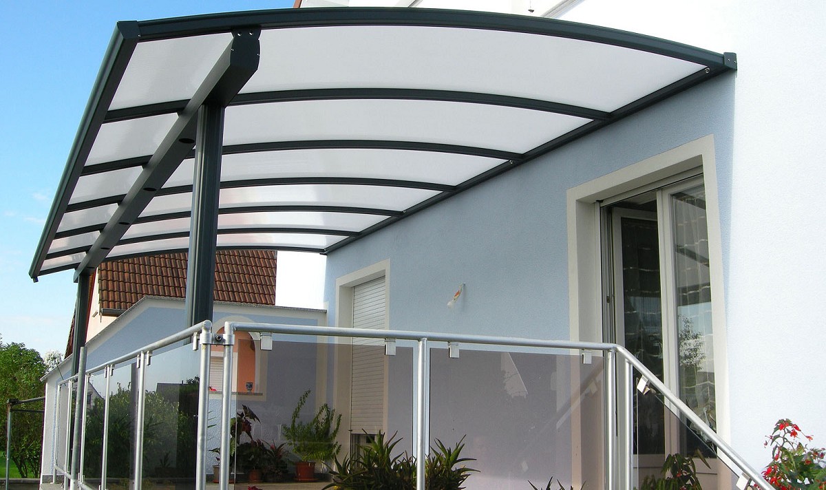 Abri de terrasse (ou pergola) cintré