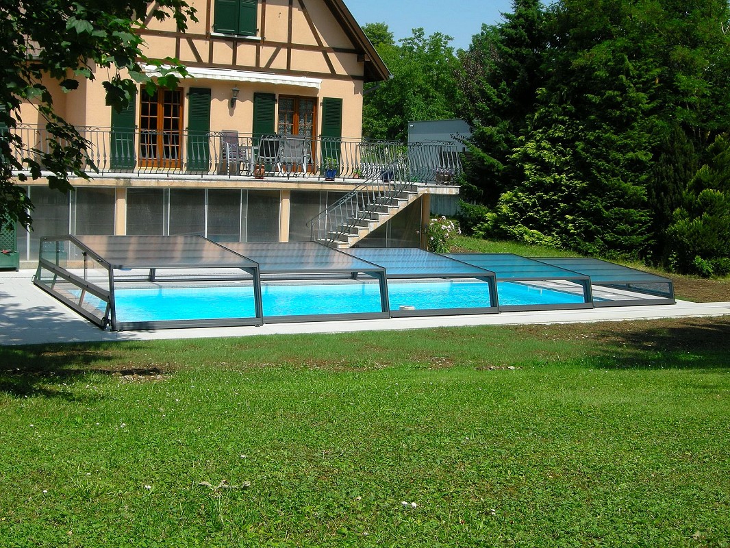 Abri bas téléscopique pour piscine